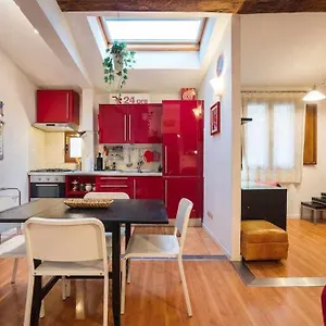 cozy-apartment-in-borgo-dei-greci-firenze.it-tuscanyhotel.com/